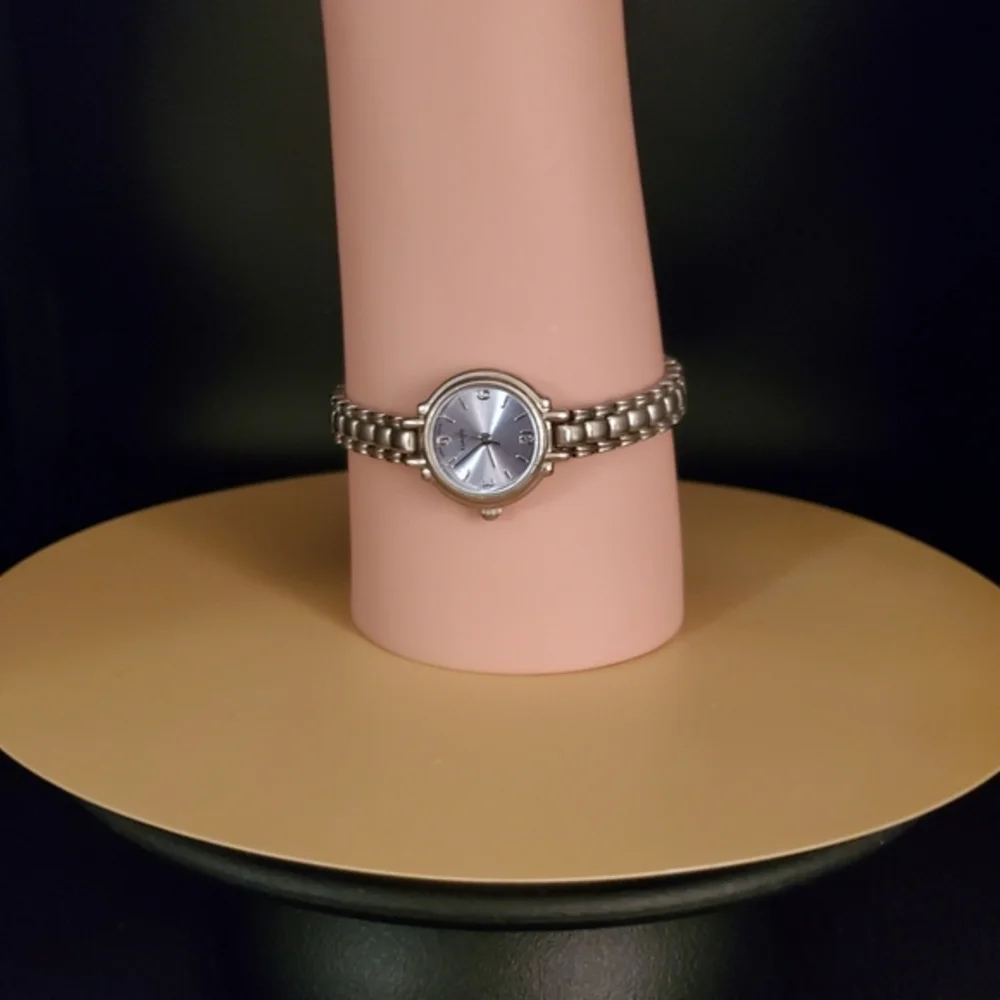 Vintage 80s Ladies Watch - Picture 6 of 7